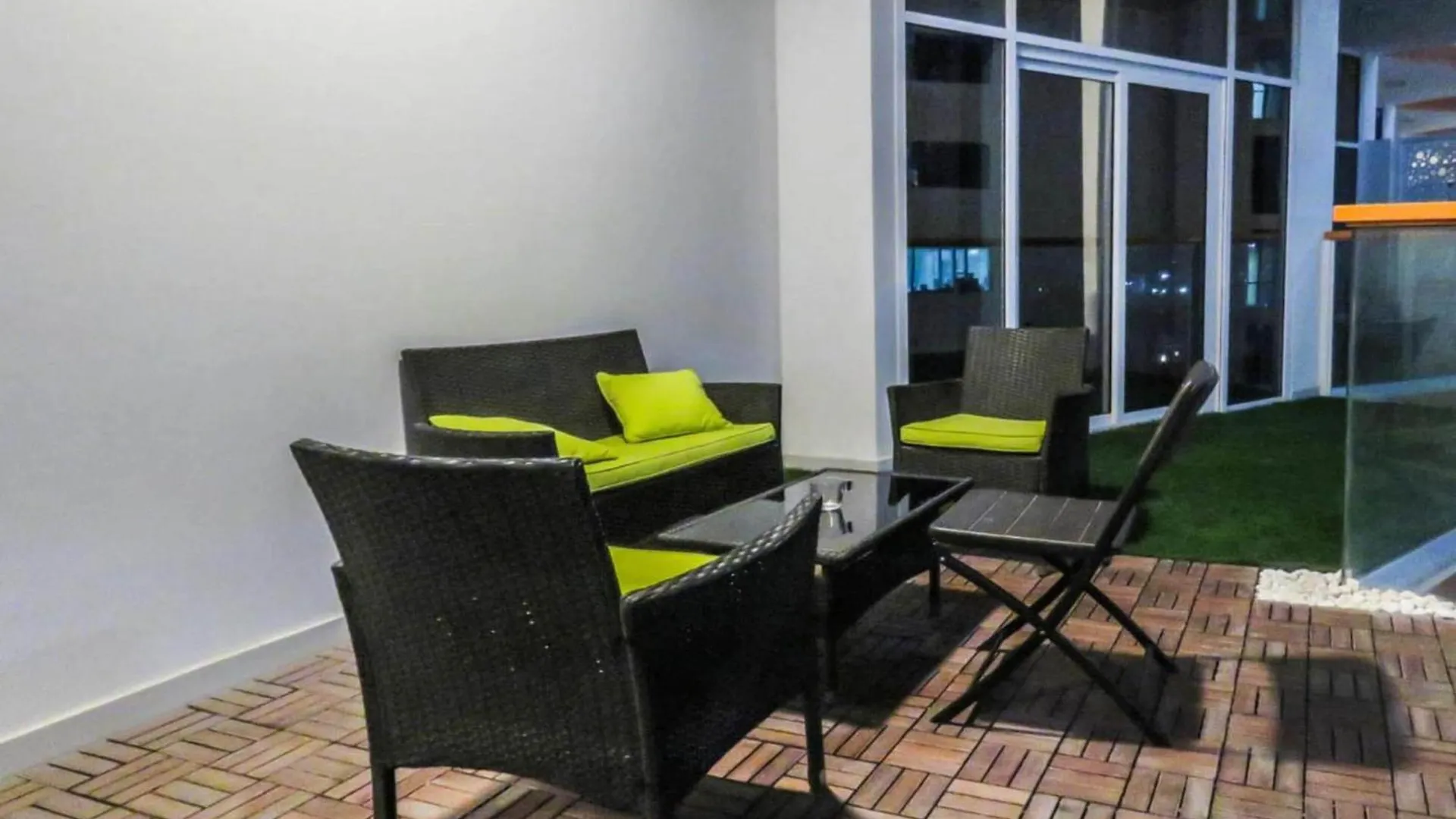 Oyo 1027 Home Binghatti Residence 2 Bhk Business Bay Dubai
